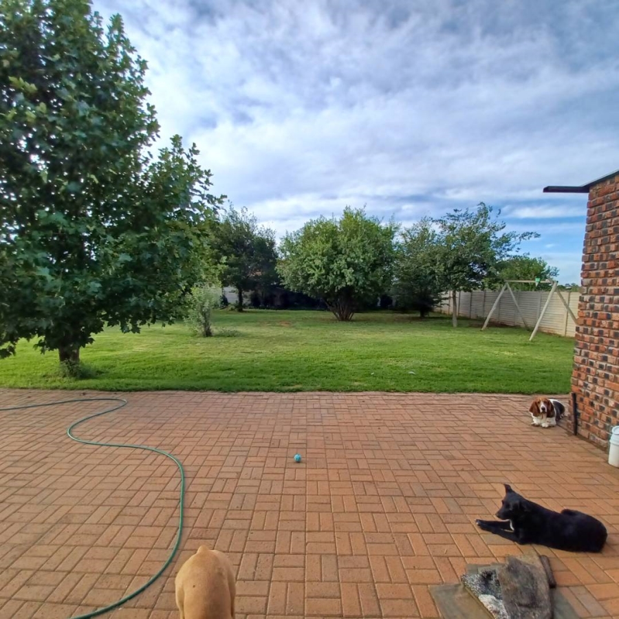 To Let 4 Bedroom Property for Rent in Quaggafontein Free State